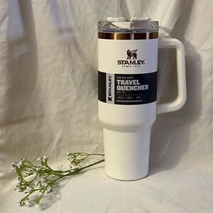 Stanley White Magnolia Travel Quencher Tumbler